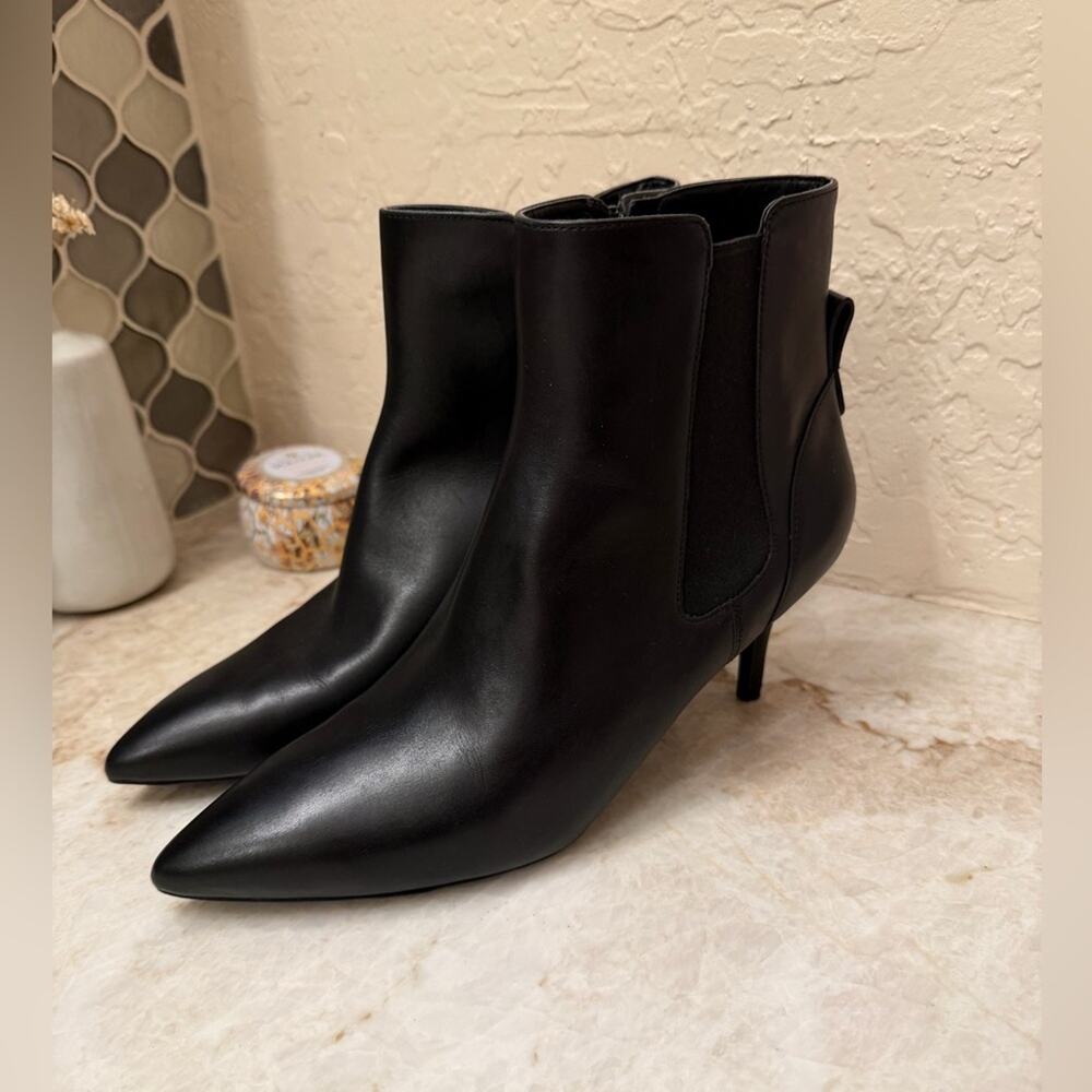 Cole Haan go to park leather booties sz 8.5